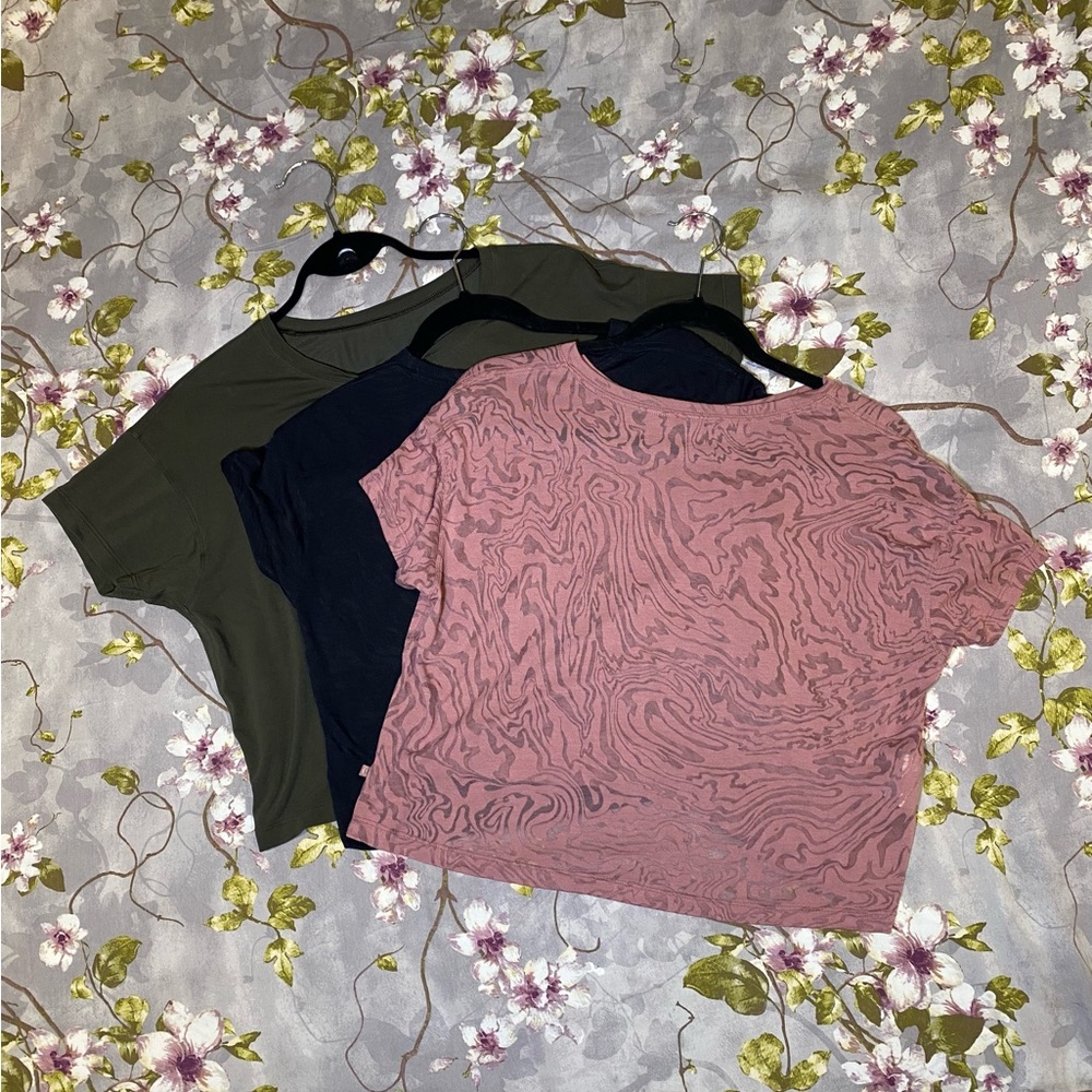 *sold 3 pack of lululemon cates tees 2/4